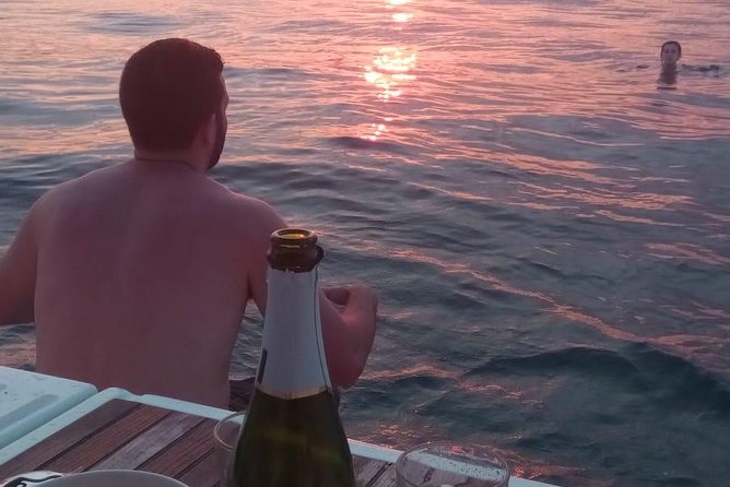 1h Refreshing Sailing Tour in Barcelona with Open Bar & Snacks - Price and Value: Is $34.48 a Good Deal?