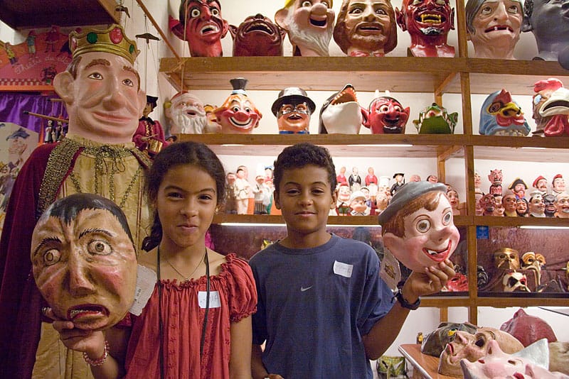 2.5-Hour Kids & Family Walking Tour in English - English Guide, Small Group Size, and Real Family Value at $25