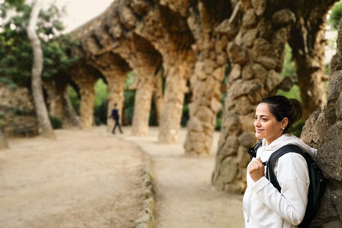 2-Day Tour: Gaudi & Sagrada Familia + Montserrat & Winery - Guides and pacing: why people call out the hosts