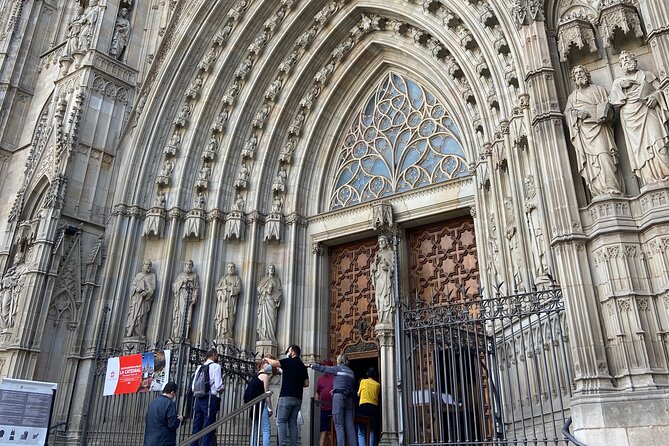 2-Hour Guided Walking Tour in Barcelona - Plaça de Catalunya to the Gothic Quarter, the Smart Way to Start
