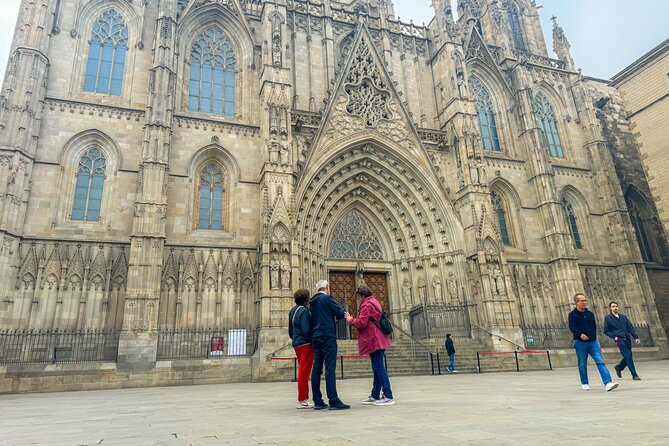 3-Hour Private Guided Walking Tour of Barcelona - Antic Hospital de la Santa Creu in El Raval: Gaudí’s final chapter