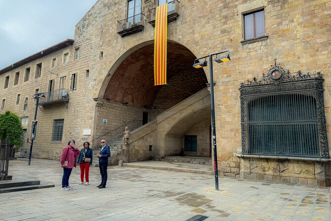3-Hour Private Guided Walking Tour of Barcelona - Gothic Quarter focus: Barcelona Cathedral, Casa de l’Ardiaca, and the Barri Gòtic