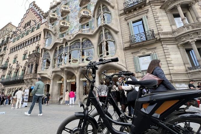 3 Hours Barcelona Guided Gaudi E-Bike Tour - Casa Batllo on Passeig de Gracia: Gaudí’s style in a concentrated dose