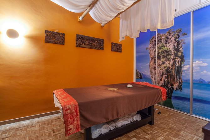 60 min Foot and Leg Massage at THAI SPA MASSAGE BARCELONA - Comfort, Cleanliness, and Service That Gets Repeated Praise