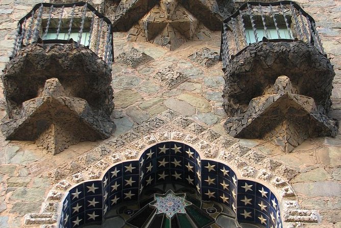 Antoni Gaudí's Torre Bellesguard: A treasure to discover - Getting to the tower: public transit nearby, plus a stair and walk reality