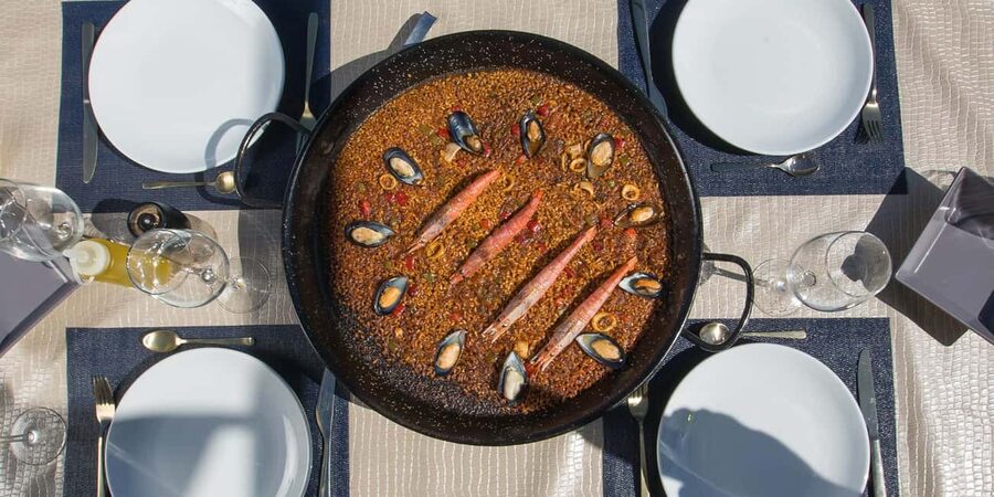 Authentic Premium Paella & Sangria in a Stunning Location - Barcelona’s Paella Lesson, Not a Tourist Script
