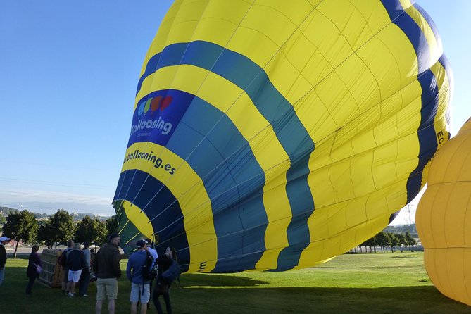 Balloon Ride over Catalonia with optional Pick-up from Barcelona - Restaurant Zèfir Stop: The Quick Coffee, The Toilet, The Wait
