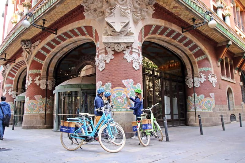 Barcelona: 1.5-Hour Sightseeing Tour by Bike/Electric Bike - Santa María del Mar: Gothic architecture with calm photo time