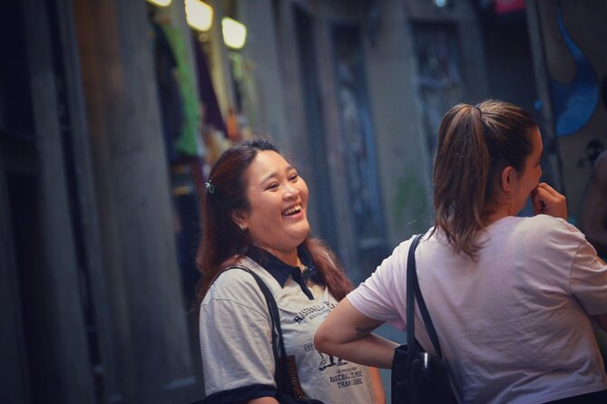 Barcelona 1.5h Private Old Town, Gothic & Ramblas Walking Tour - Meeting at Plaça de Catalunya, then using the metro like a pro