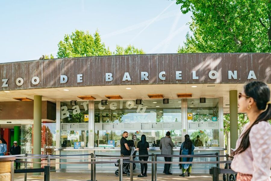 Barcelona: 1-Day Ticket to Barcelona Zoo - Zoo de Barcelona tickets in Parc de la Ciutadella, and what 4,000 animals means