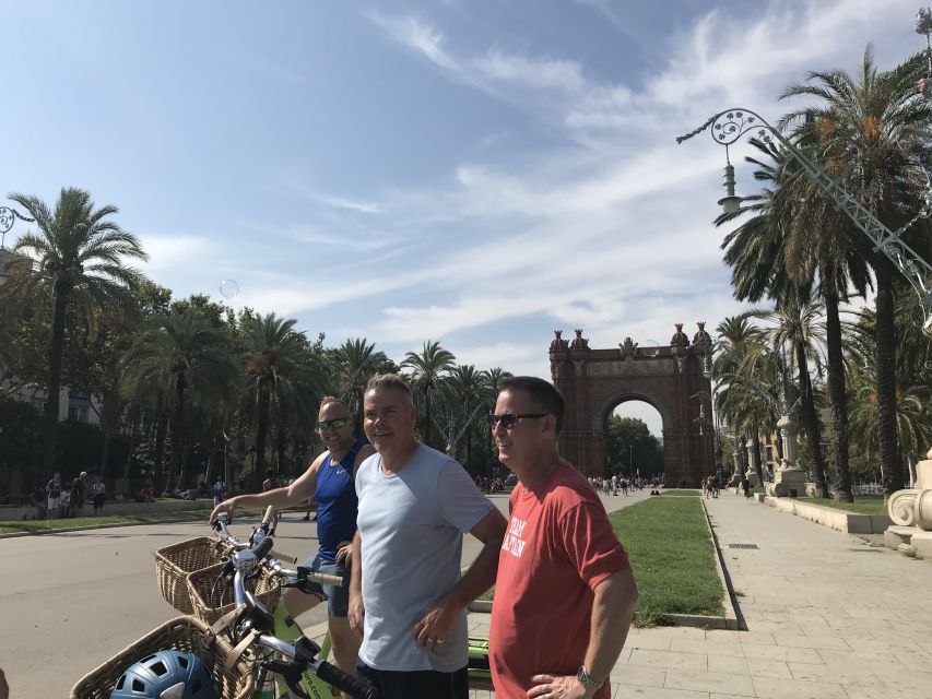 Barcelona: 2.5-Hour Bike or E-Bike Historical Tour - Casa Calvet and Gràcia’s Modernism: the route that feels more local