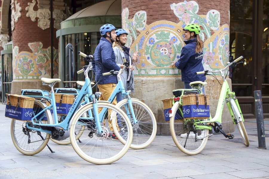 Barcelona: 2.5-Hour Bike or E-Bike Historical Tour - Passing Casa Batlló, La Pedrera, and the practical magic of an e-bike