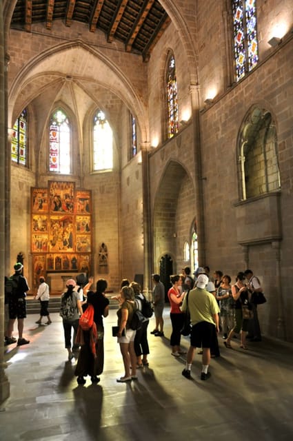Barcelona 2-Hour Gothic Walking Tour - Finding the meeting point near Plaça Seu, fast
