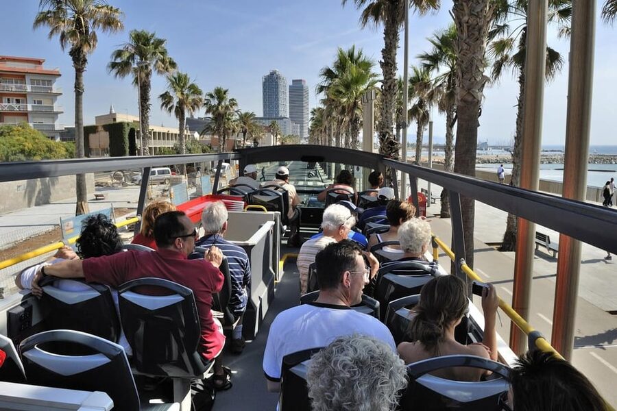 Barcelona: 24 or 48-Hour Hop-On Hop-Off Bus Tour - Why a Barcelona Hop-On Hop-Off Bus Works So Well