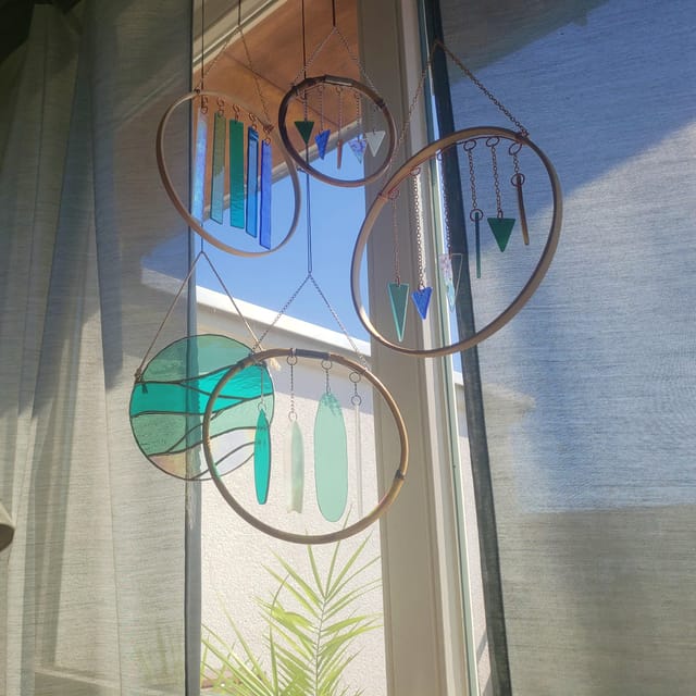 BARCELONA: 2h Glass Art Workshop, create your Suncatcher! - Getting to the Gothic center studio, and what the workshop atmosphere is like