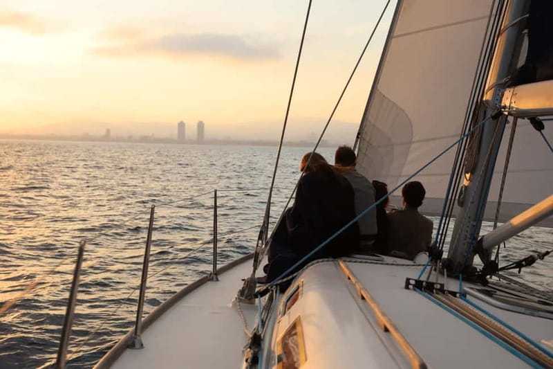 Barcelona 2h private sailing tour with local Skipper - Maremagnum, mega-yachts, and why marina time is more than a break