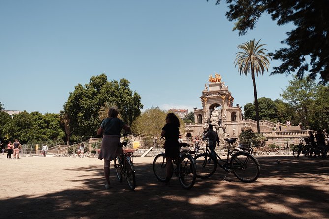 Barcelona 3-hour Bike or E-Bike Tour: Highlights and Hidden Gems - Barcelona in 3 hours, by bike not by stress