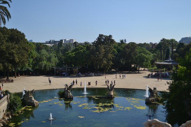 Barcelona 3-hour Bike or E-Bike Tour: Highlights and Hidden Gems - Sagrada Familia without the ticket hassle on this ride