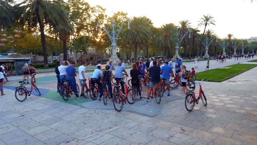 Barcelona: 3-Hour Bike Tour with Spanish Tapas - Quick take: who this Barcelona bike and tapas tour fits