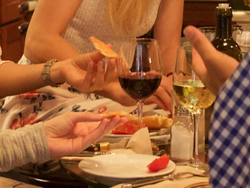 Barcelona: 3-Hour Sips, Sites & Bites Food & History Tour - Entering The Route: Meeting Point Near 7 Portes and a 5 PM Start