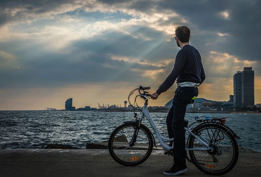 Barcelona: 4-Hour E-Bike Photography Tour - Why Barcelona shines on an e-bike photo tour