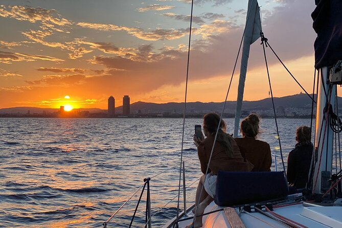 Barcelona 4-hour Private Boat Trip - Meeting times, your sea legs, and how to plan your day