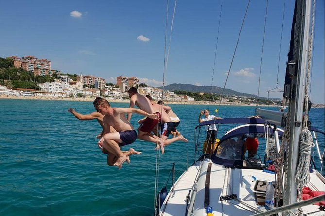 Barcelona 4-hour Private Boat Trip - Boarding at Moll de Mestral, 40 and sailing from Port Olímpic