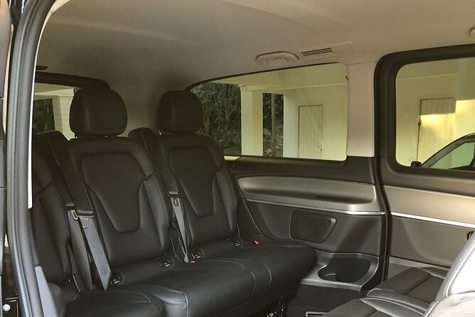 Barcelona Airport Departure Transfers - What the Ride Feels Like (Mercedes Van or Minivan, With Real Luggage Handling)