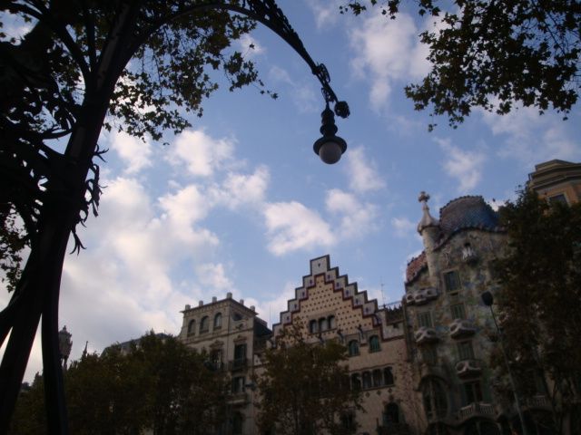 Barcelona: Art Nouveau & Gaudí Tour - Key things that make this tour worth your time