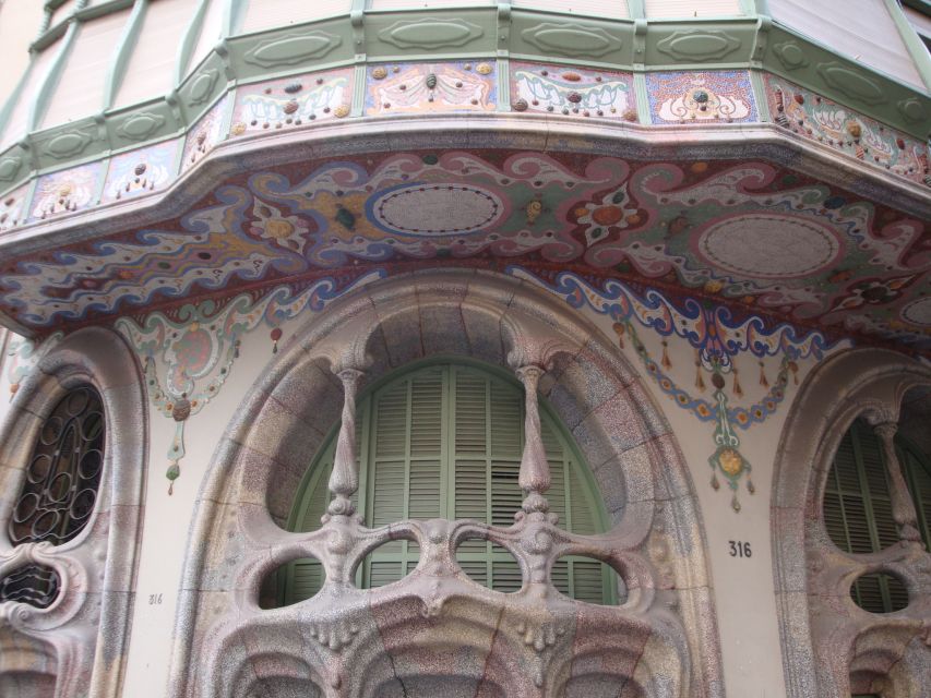 Barcelona: Art Nouveau & Gaudí Tour - The 1714 aftershocks: when politics forced architecture to speak louder
