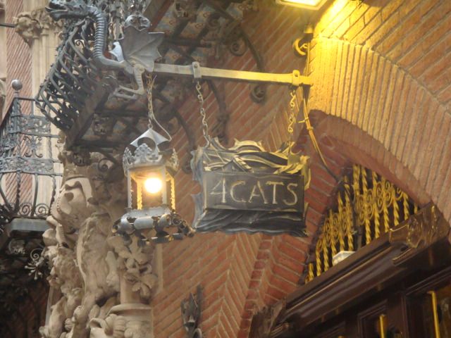 Barcelona: Art Nouveau & Gaudí Tour - Why Eixample grew after the walls came down