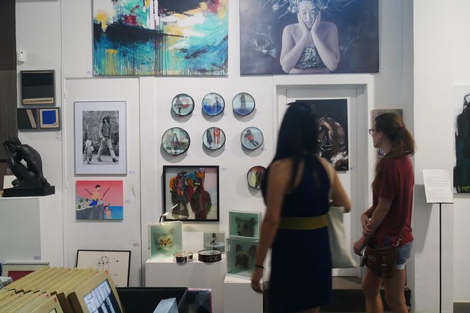 Barcelona Art & Wine: Galleries, Studios & Street Art - Gothic Quarter galleries plus medieval streets you can actually read