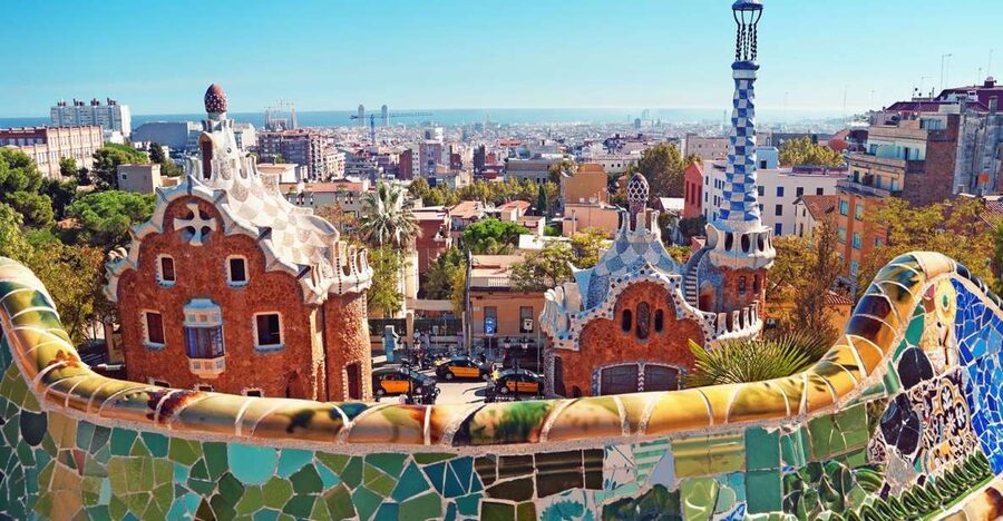 Barcelona Audioguide - TravelMate app for your smartphone - 155 minutes of audio and 52 tracks, so you can actually pace your day