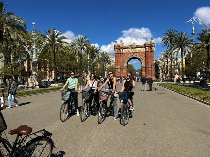 Barcelona: beach E-bike or E-Scooter Tour - Guides, Photos, and the Small Extras That Help