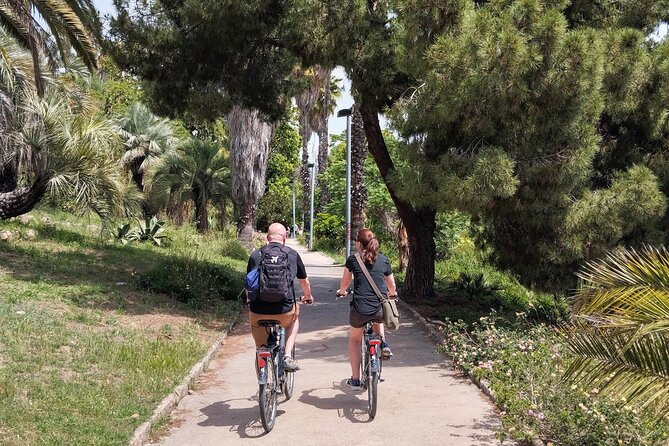 Barcelona Bike And Food Experience - Getting your bikes and your bearings fast