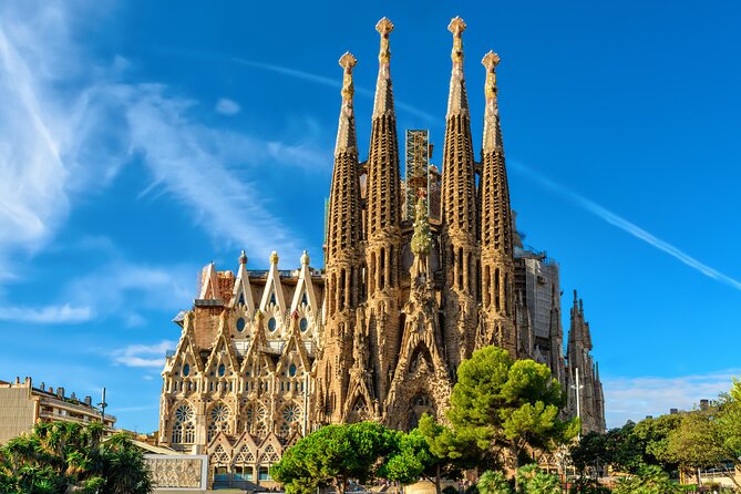 Barcelona Bike Highlights & Sagrada Familia Small Group Tour - Why this Sagrada Familia bike tour makes sense in 3.5 hours