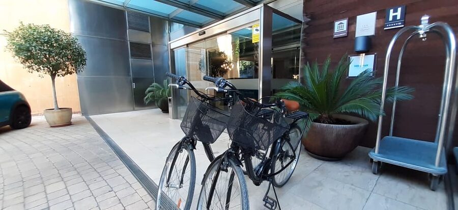 Barcelona: Bike Rental with Delivery and Pickup - Las Ramblas and the Gothic Quarter, for atmosphere without rushing