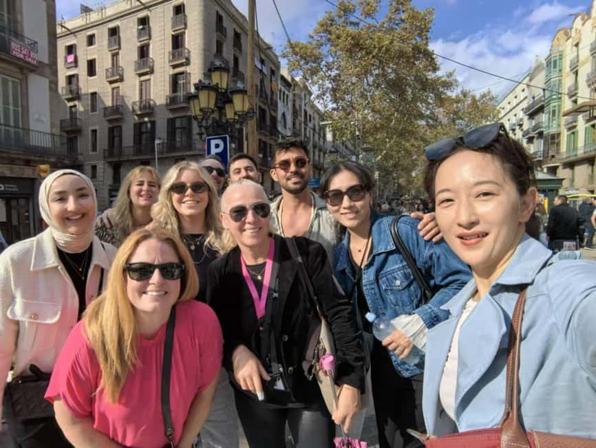 Barcelona: Bike Tour & Sagrada Familia Skip-the-Line Tickets - Old Town on a bike: Gothic Quarter streets and the feel of Barcelona