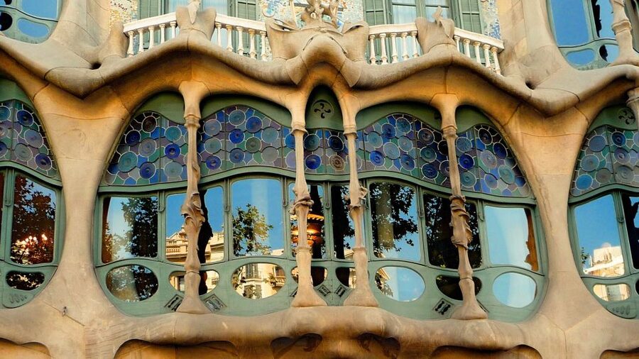 Barcelona: Bike Tour & Sagrada Familia Skip-the-Line Tickets - Where the tour starts, and how to be ready on arrival