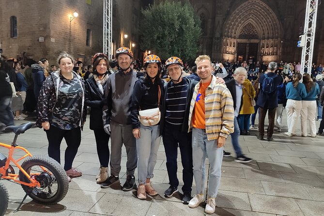 Barcelona bike tour with French guide 20-ТOP, bike/eBike - Zoo, Agbar Tower, and modern venues: contrasting Barcelona’s eras