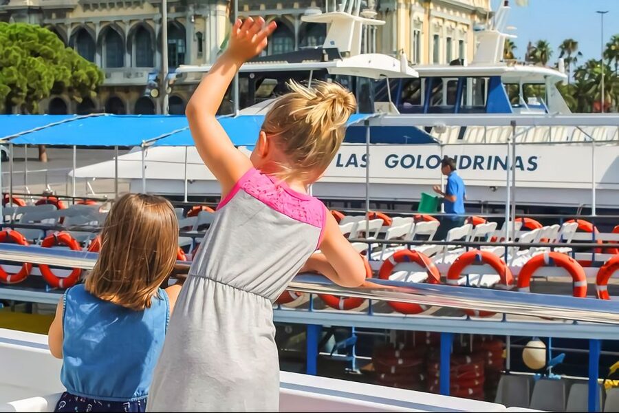 Barcelona: Boat Tour in Las Golondrinas - The Open Deck Experience: Sun, Breeze, and Real-Time Photo Angles