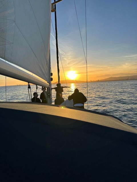 Barcelona: Boat trip with cava in amazing sailboat - Can the skipper teach you to sail? Yes, if you want