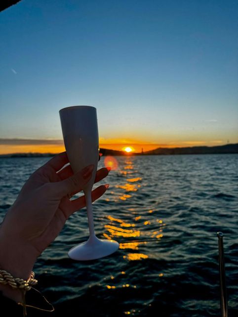 Barcelona: Boat trip with cava in amazing sailboat - Who this Barcelona sail trip is best for