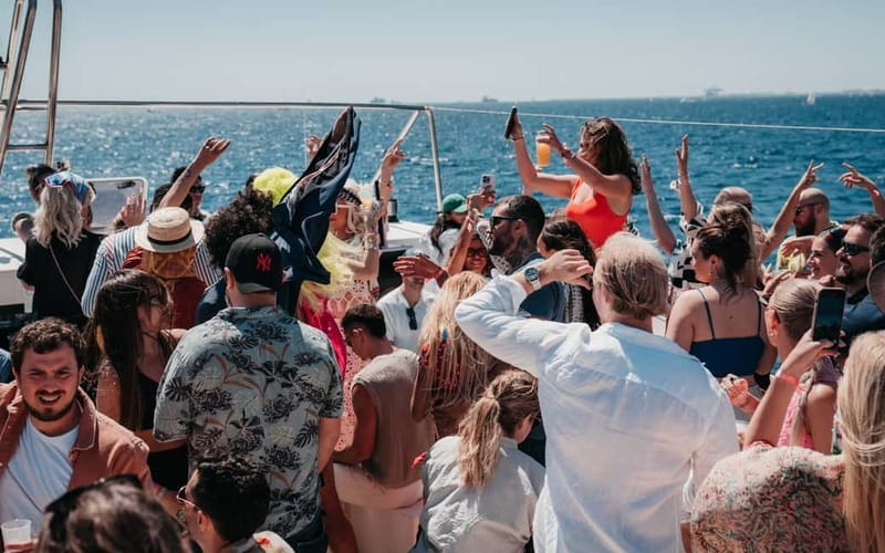 Barcelona: Brunch Boat Party with Drinks and DJ - The 2-Hour Mediterranean Cruise: Views Plus a DJ Beat