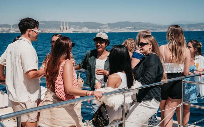 Barcelona: Brunch Boat Party with Drinks and DJ - Who This Barcelona Brunch Boat Party Fits Best