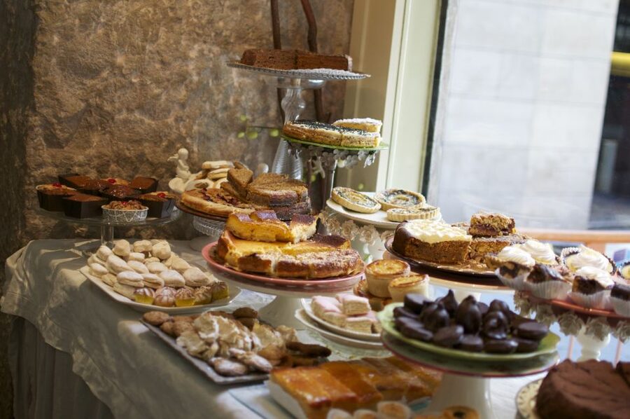 Barcelona Brunch Food Tour of Local Cafés & Neighborhoods - What the guide really adds, from Boris to Carla
