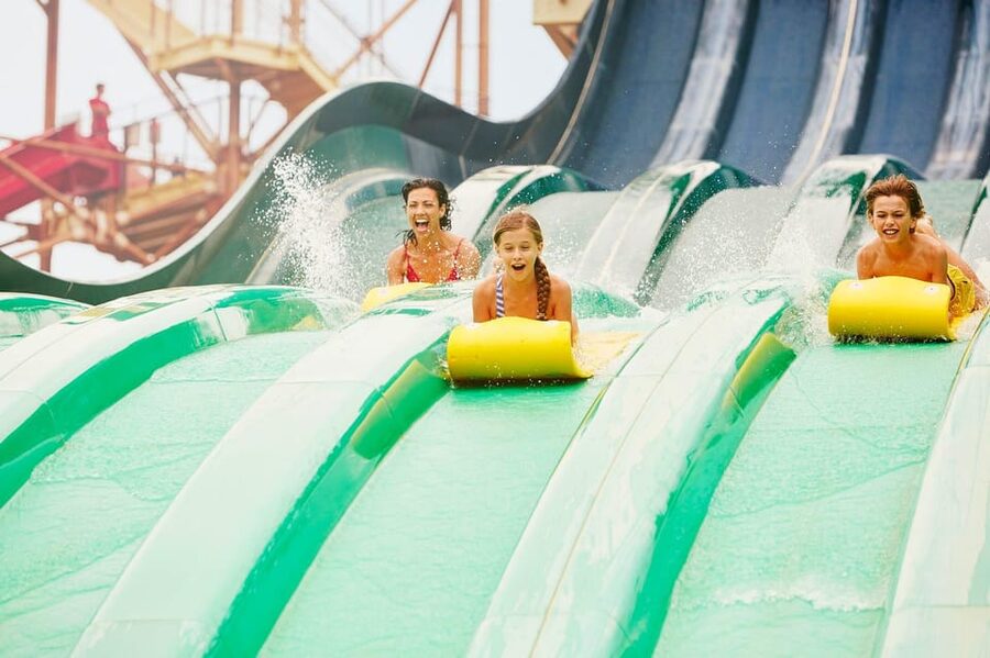 Barcelona: Caribe Aquatic Park Full-Day Ticket with Transfer - The park size and tropical plants: why it matters beyond looks