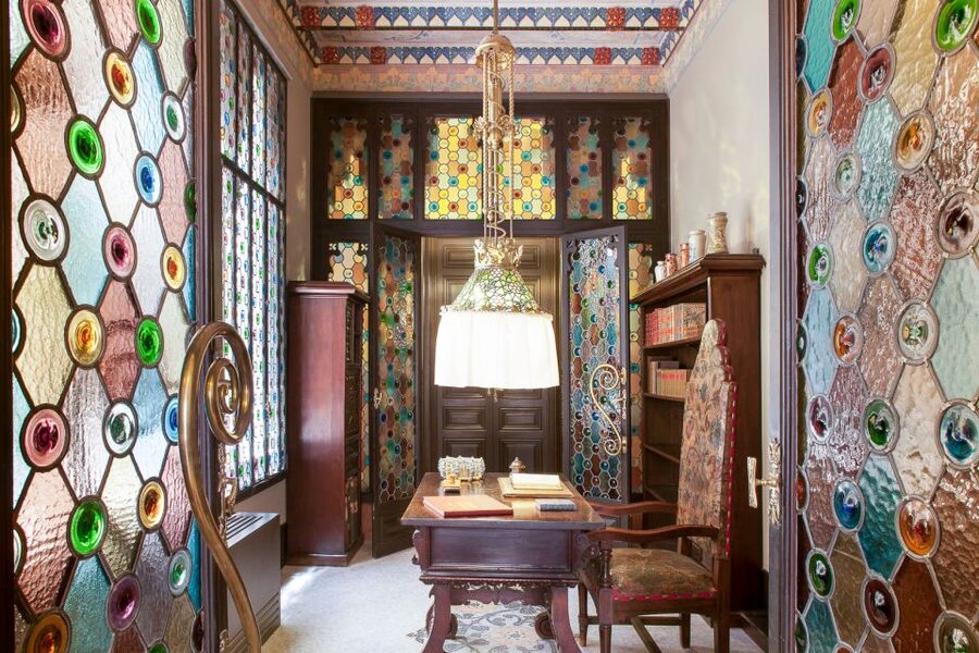 Barcelona: Casa Amatller Guided Visit with Chocolate Gift - Casa Amatller is Modernism you can actually picture