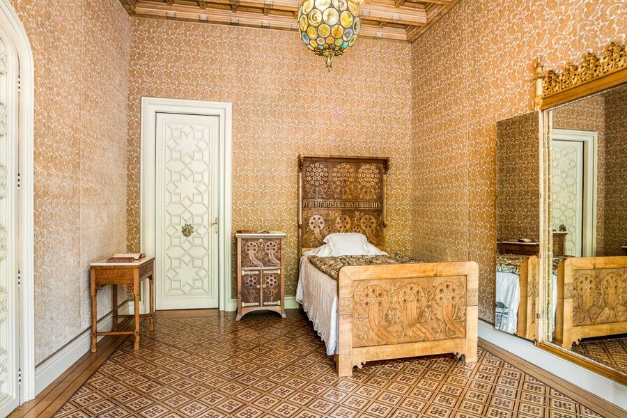 Barcelona: Casa Amatller Guided Visit with Chocolate Gift - Price and what you get for $25