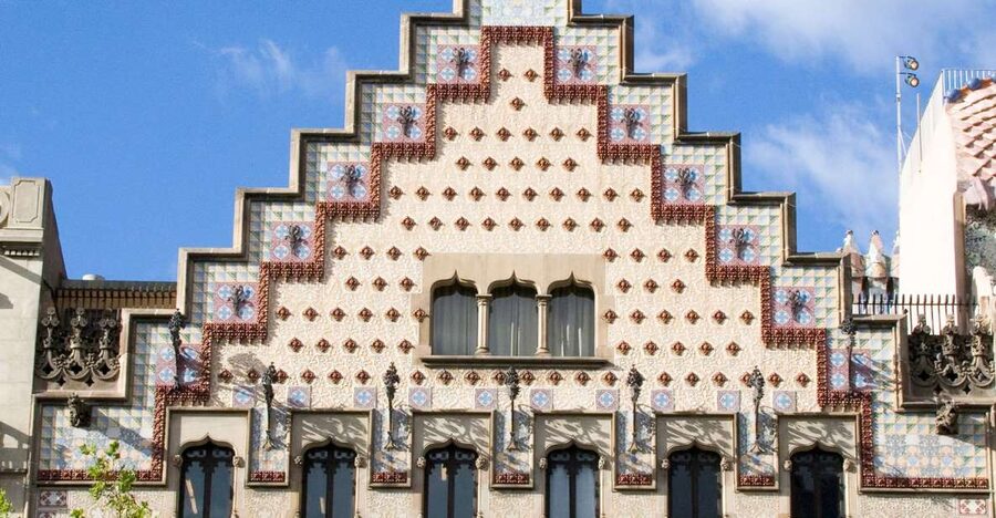 Barcelona: Casa Amatller Priority Entry Ticket - The audio guide system, and why the small group matters
